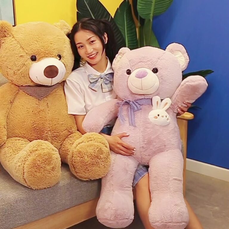 Giant teddy bear plush hugging doll – perfect birthday gift stuffed animal for girlfriend and kids.