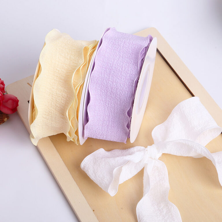 Ruffled elastic organza ribbon with wavy edges for cake and bouquet decoration